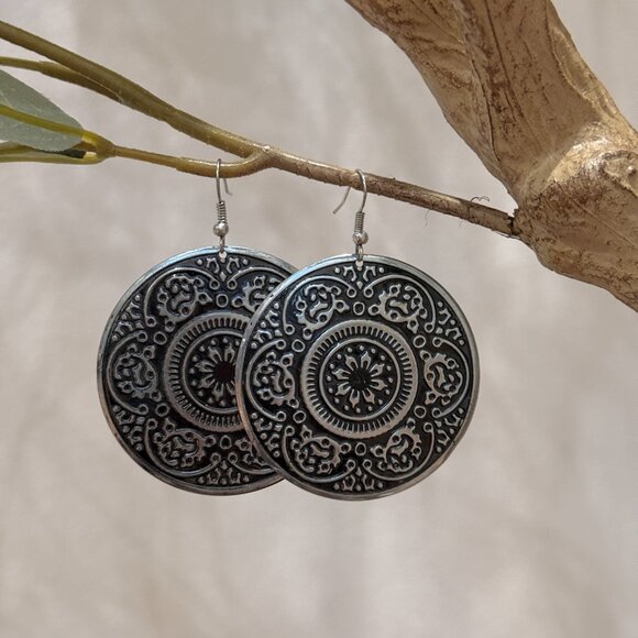 VINTAGE SILVER / BLACK EARRINGS - Picture 2 of 3